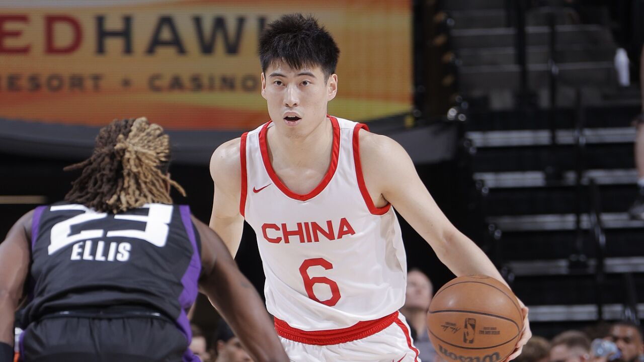 足球巴萨主帅称赞中场新核：不可替代